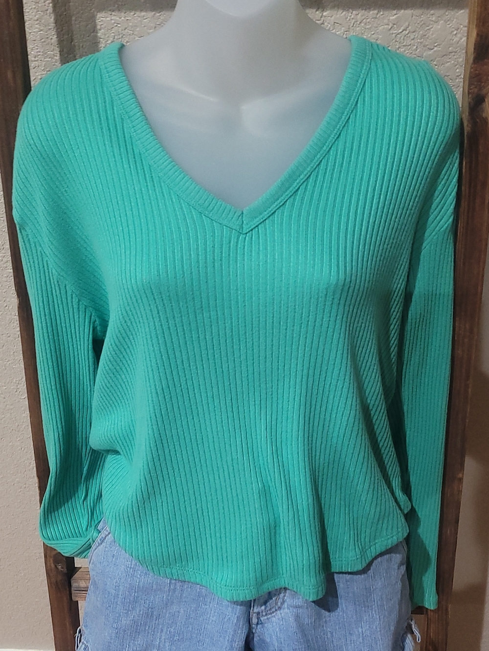 American Eagle Relaxed Ribbed V-Neck Sweater in Aqua